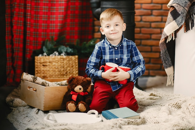 Free photo happy little boy playing