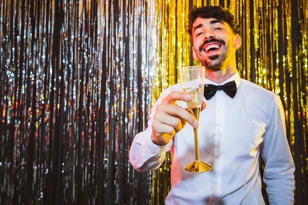 Free photo happy man celebrating new year