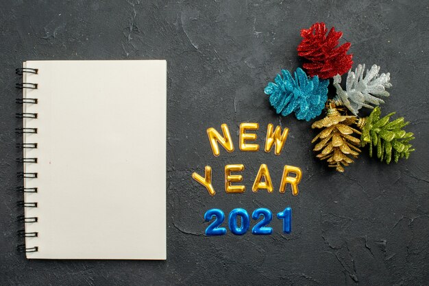 노트북을 통해 새해 복 많이 받으세요 2021 메시지