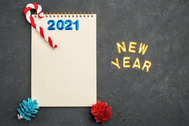 새해 복 많이 받으세요 2021, 노트북 및 장식
