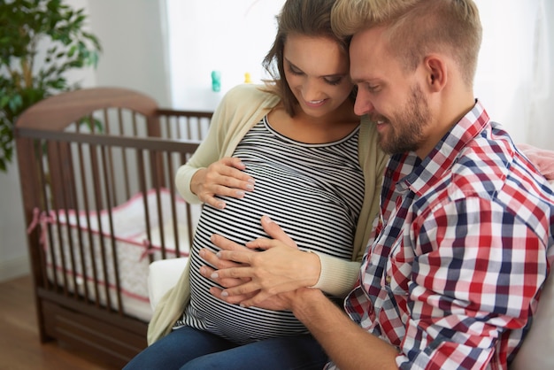 Счастливые родители ждут своего потомства