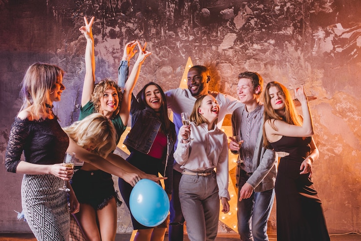 Free Photo happy people celebrating and having fun