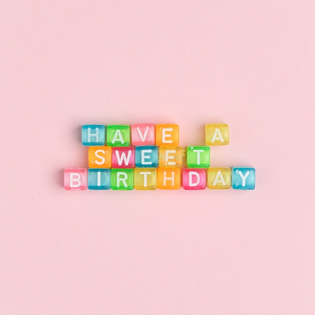 무료 사진 sweet birthday 비즈 레터링 텍스트 타이포그래피