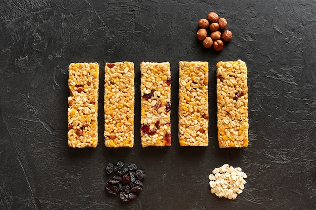 Free photo hazelnuts and dried fruits snack bars