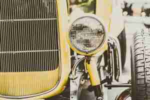 Free photo headlight lamp of vintage classic car