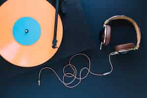 Free photo headphones near record player