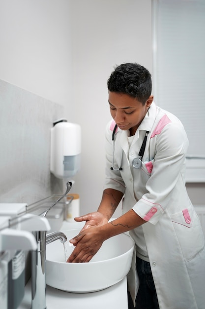 Foto gratuita concetto di assistenza sanitaria in clinica