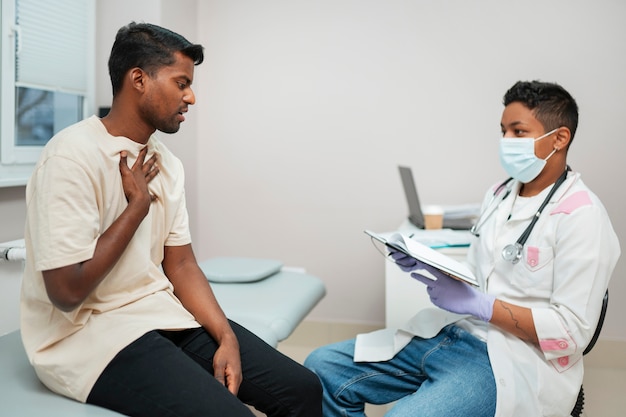 Foto gratuita concetto di assistenza sanitaria in clinica