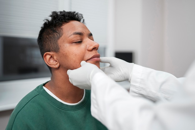 Foto gratuita concetto di assistenza sanitaria in clinica