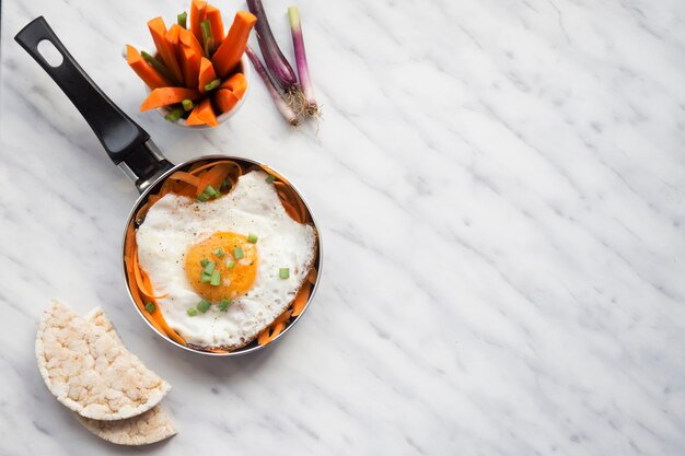 Healthy food composition with fried egg