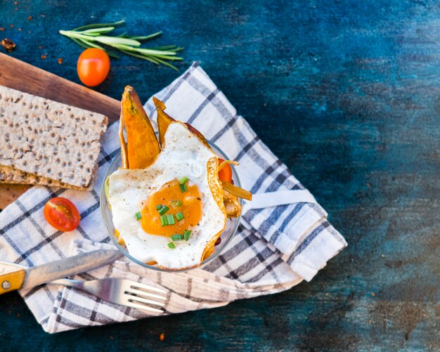 Healthy food composition with fried egg