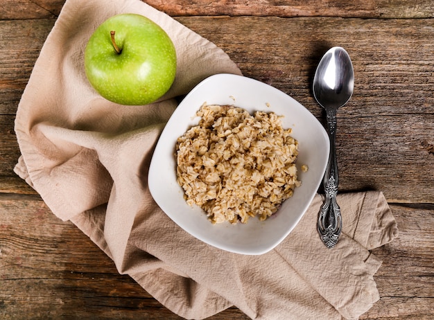 Free photo healthy food on wooden table