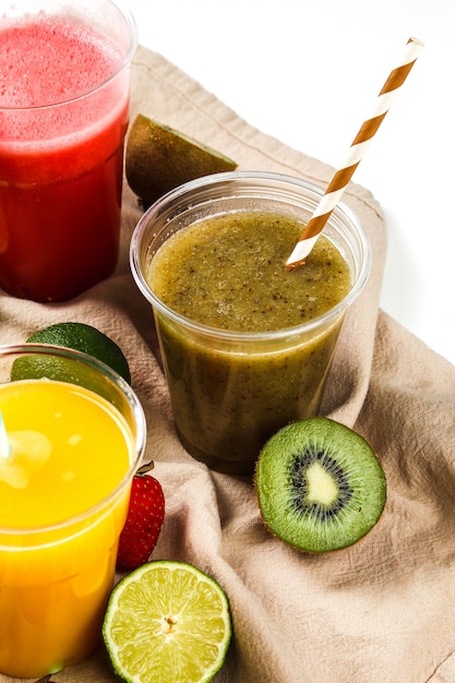 Free photo healthy fruits smoothie