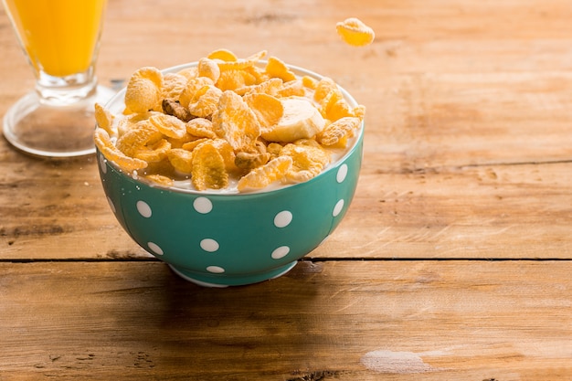 Foto gratuita sana colazione fatta in casa di muesli