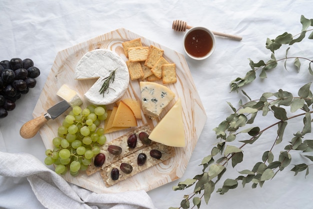 Healthy picnic meal arrangement