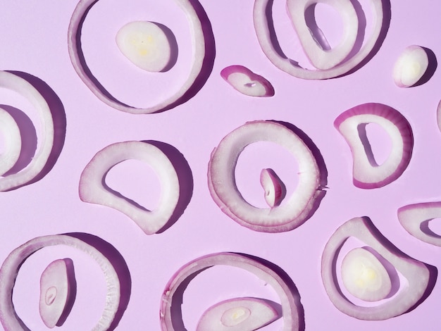 Healthy red onion rings of different sizes