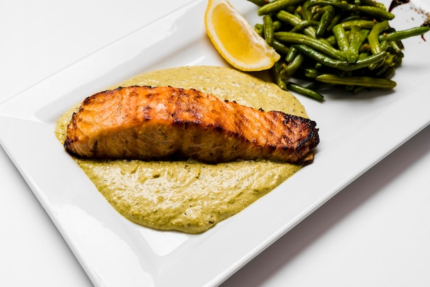 Healthy salmon and green beans