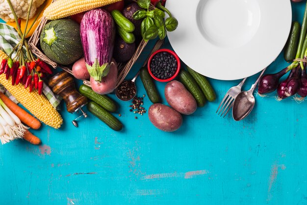 Healthy vegetables and empty plate