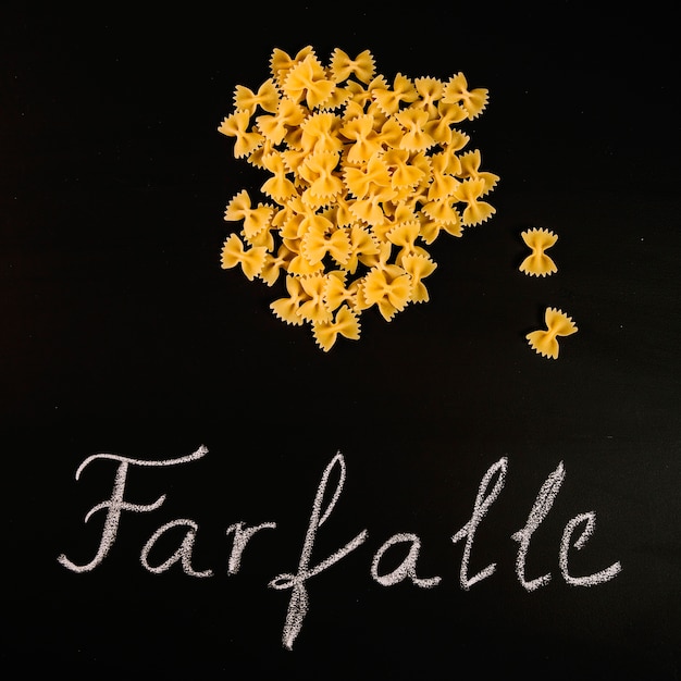 Free photo heap of farfalle pasta