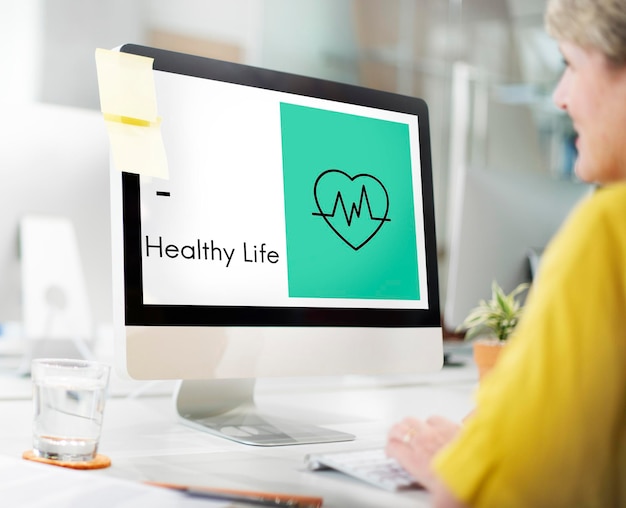 Free photo heart healthy life wellness icon