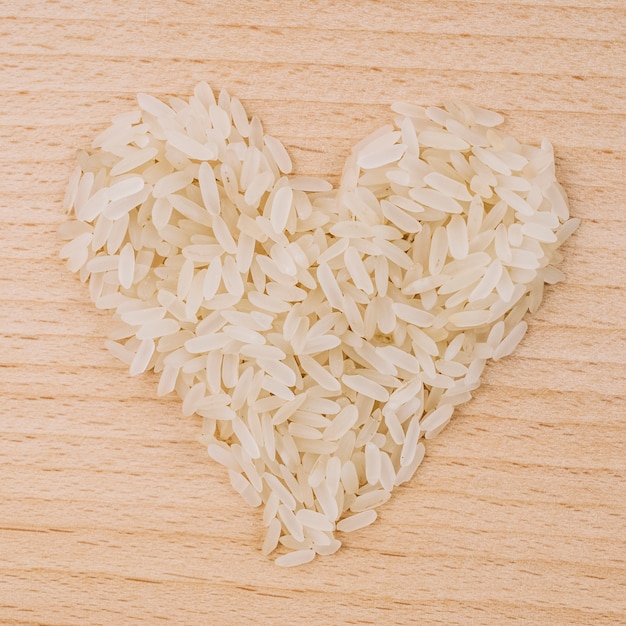 Free photo heart made from rice