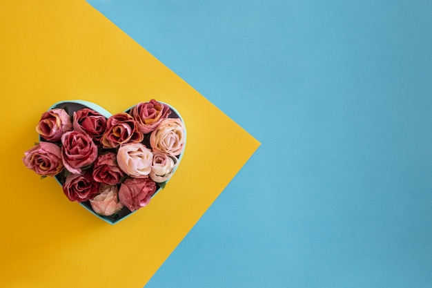 Free photo heart made of red roses