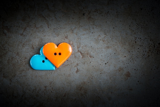 Free photo heart shape on texture