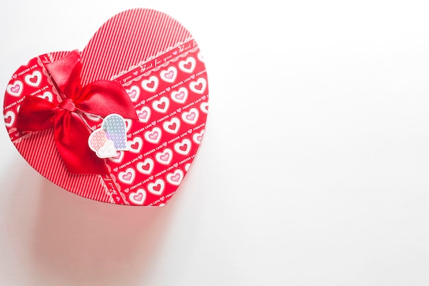 Heart-shaped gift box