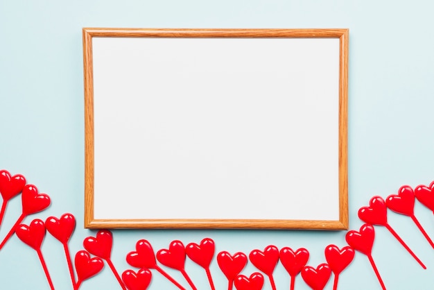 Free photo heart sticks below whiteboard