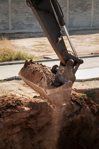 Free photo heavy excavator for digging on day light outdoors