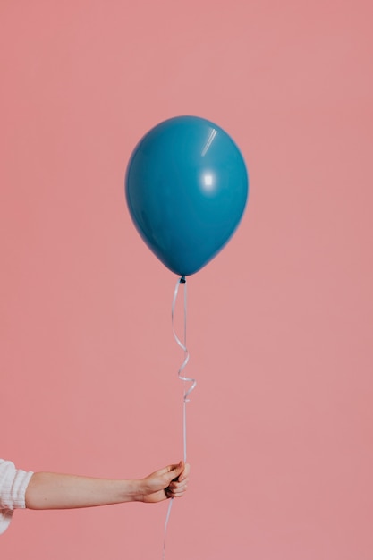 Free photo helium balloon on a string