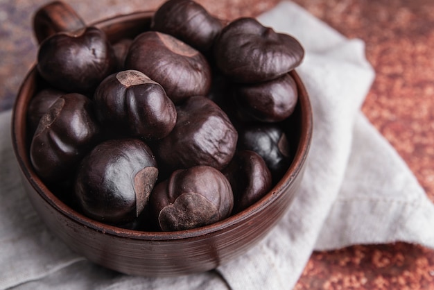 Free photo high angle of baked chestnuts