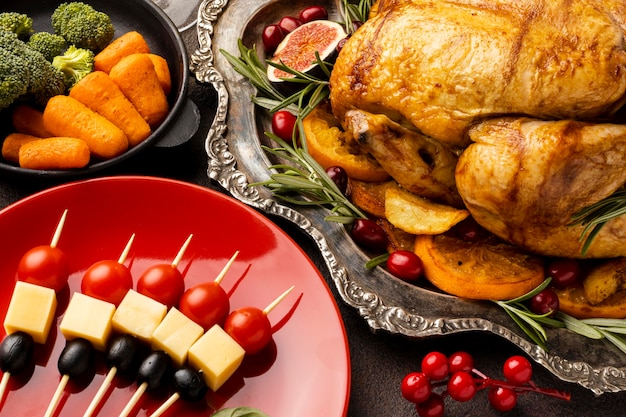 ハイアングルのおいしいクリスマス料理の構成