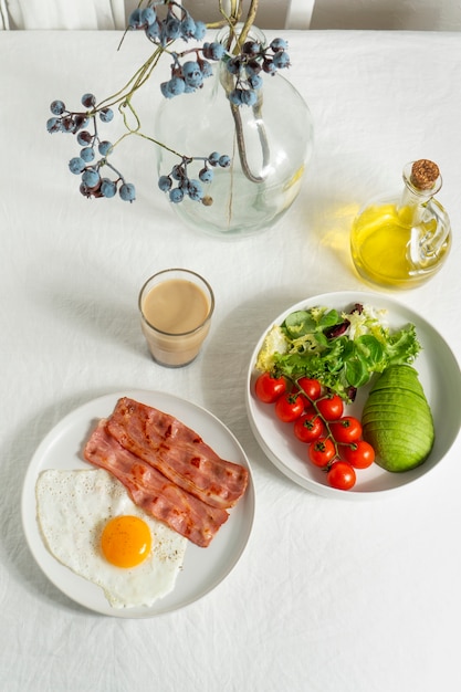 무료 사진 하이 앵글 맛있는 식사 준비