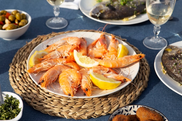 Free photo high angle delicious shrimp on plate