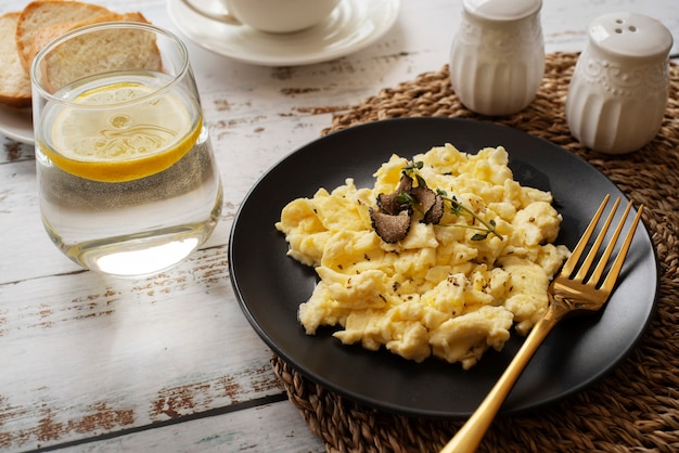 Foto gratuita deliziosa ricetta del tartufo ad alto angolo