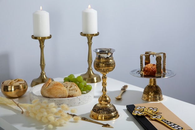 Свечи для празднования евхаристии под большим углом