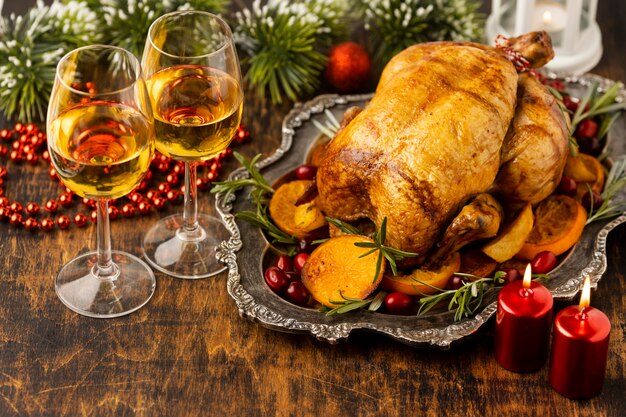 Foto gratuita disposizione festiva dell'alimento di natale di alto angolo