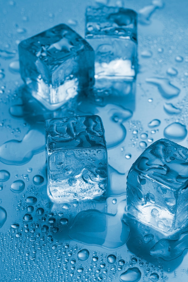 Free Photo high angle  ice cubes arrangement