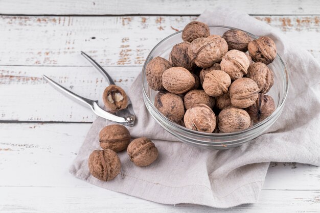 High angle of nuts arrangement