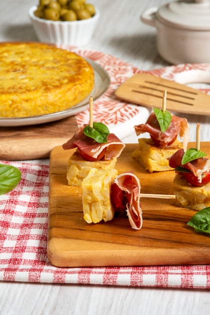 무료 사진 맛있는 스페인 옥수수 요리의 높은 각도