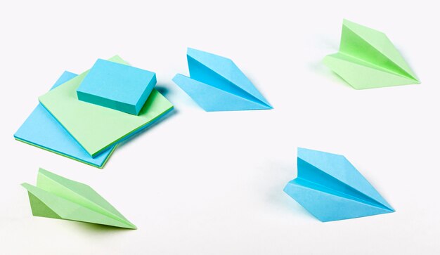High angle paper planes arrangement