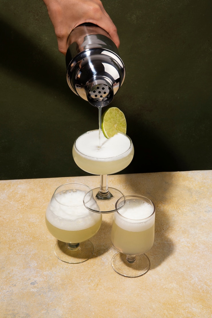 Free Photo high angle tasty daiquiri cocktails