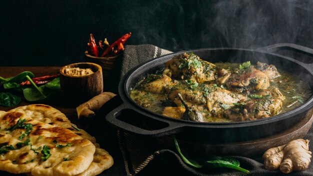 ハイアングルのおいしいパキスタン料理