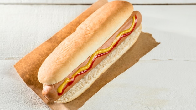 Free photo high view simple hot dog
