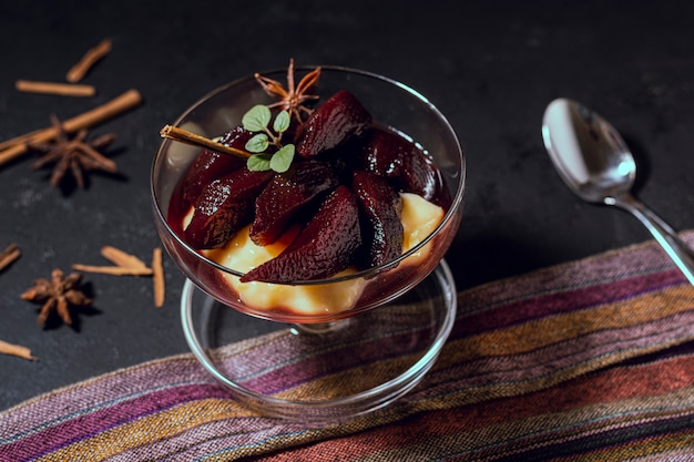 Foto gratuita alta vista di crema alla vaniglia e gelatina