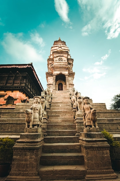 Free photo hindu temple on bhaktapur durbar square, nepal