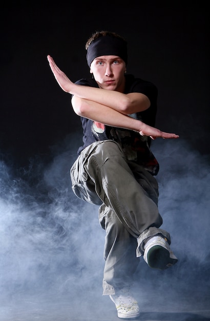 Free photo hip hop dancer in dance