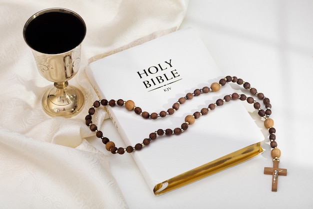 Free photo holy communion concept with bible