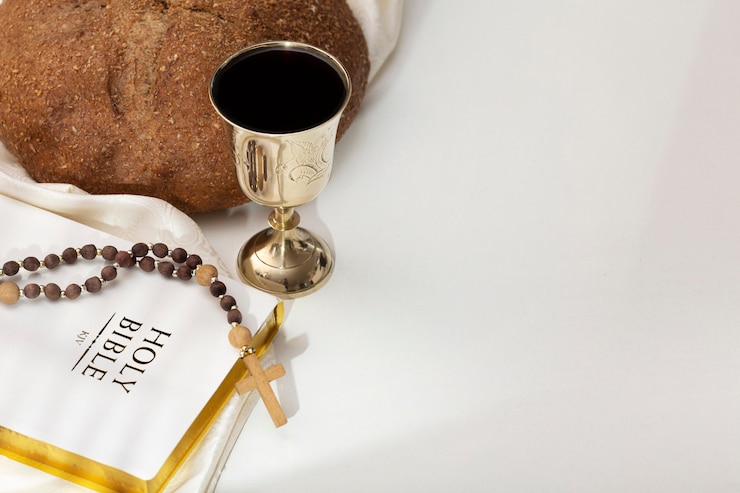 Free Photo holy communion concept with bible